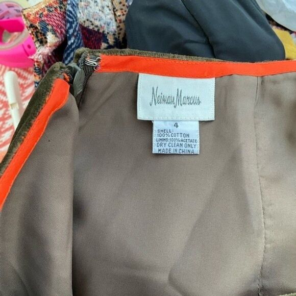 Neiman Marcus Embroidered Floral Velvet A~Line Skirt Beaded - Picture 2 of 4